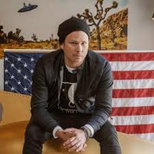 tom delonge